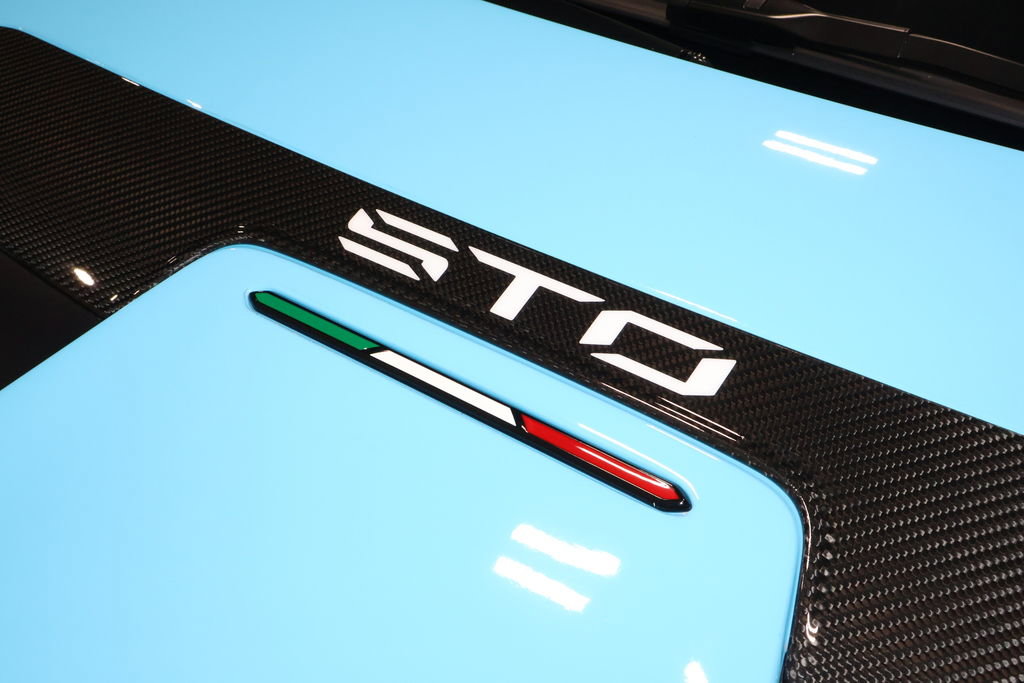 Used 2021 Lamborghini Huracan STO image 61