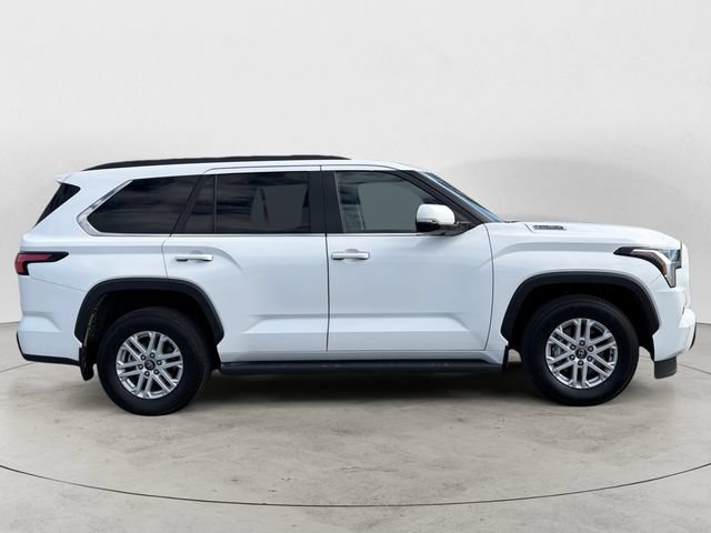 Used 2025 Toyota Sequoia SR5 AWD/4WD image 4