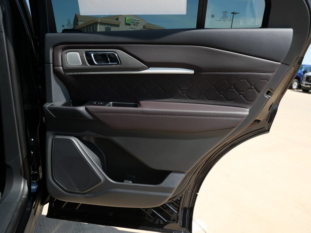New 2026 Ford Explorer Platinum w/ LUX Leather Package AWD/4WD image 11