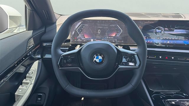 Used 2025 BMW 530i xDrive w/ Premium Package AWD/4WD image 11