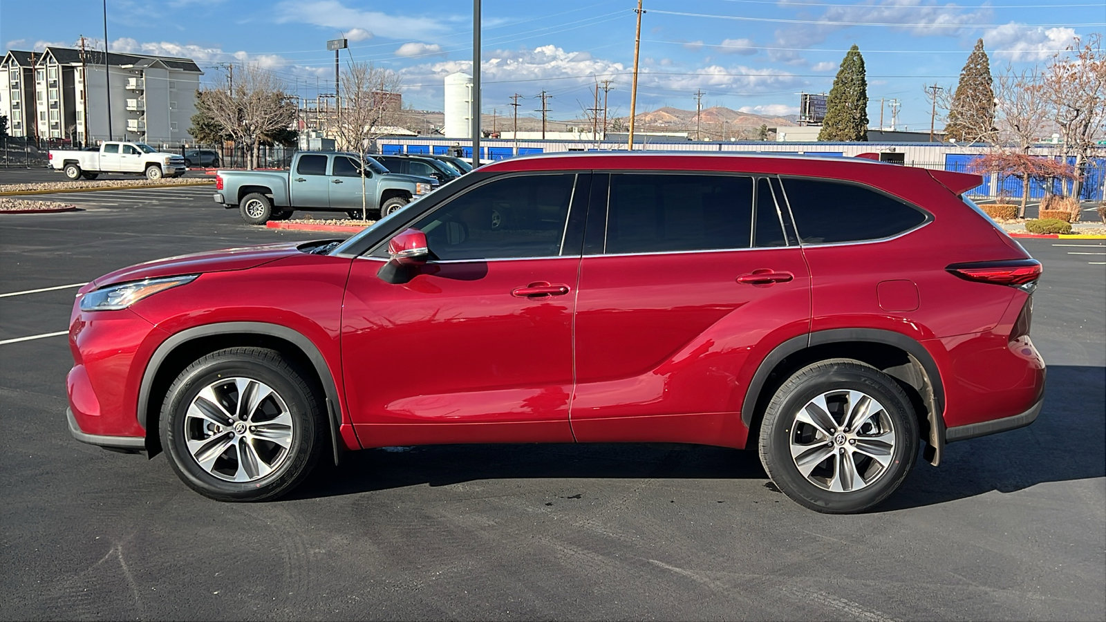 Used 2020 Toyota Highlander XLE image 8