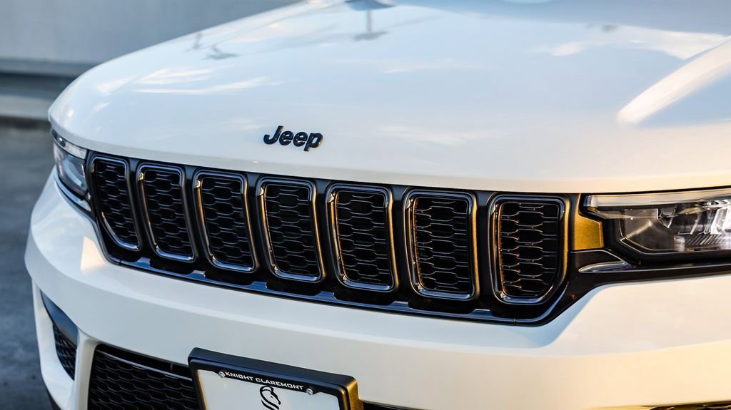 New 2025 Jeep Grand Cherokee Altitude image 6