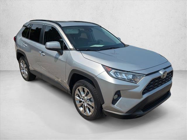 Used 2020 Toyota RAV4 XLE Premium FWD image 3