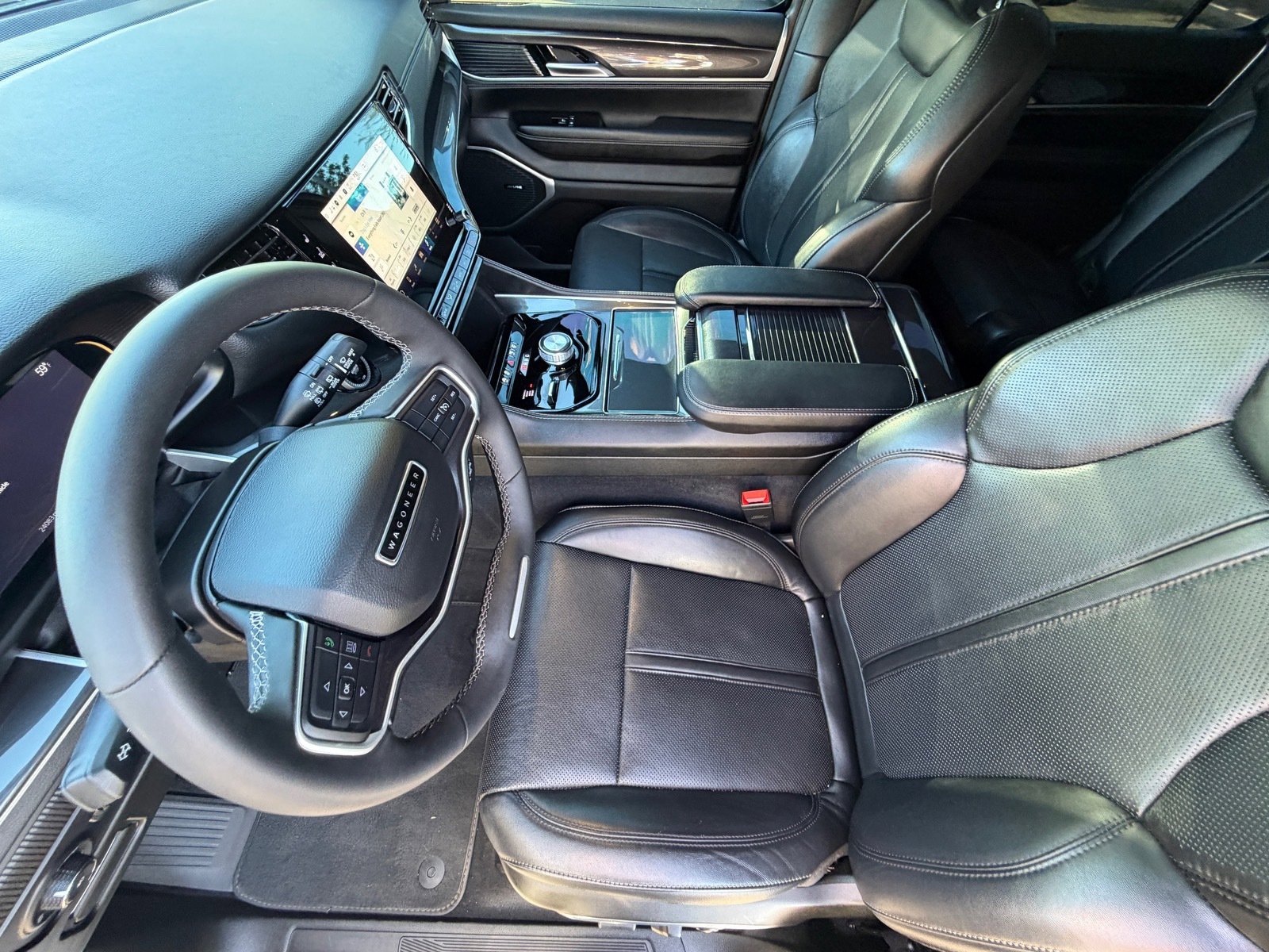 Used 2024 Jeep Wagoneer 4WD image 15