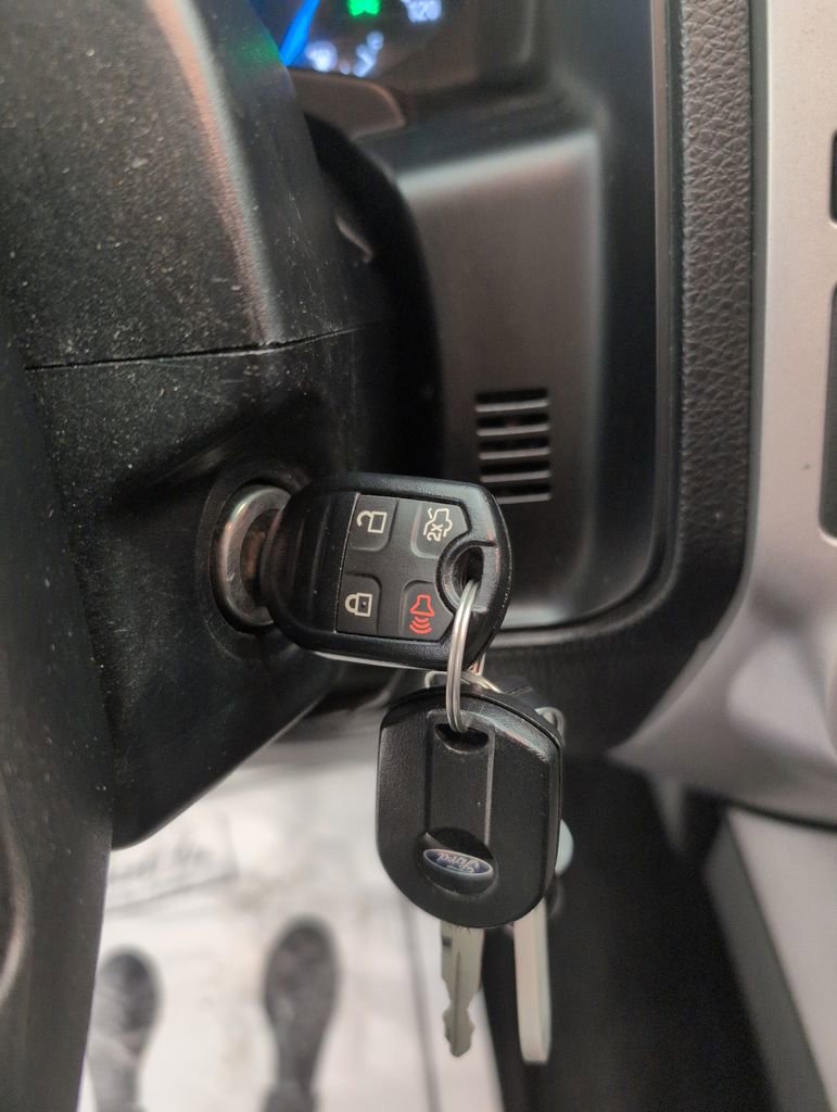 Used 2017 Ford Expedition XLT RWD image 39