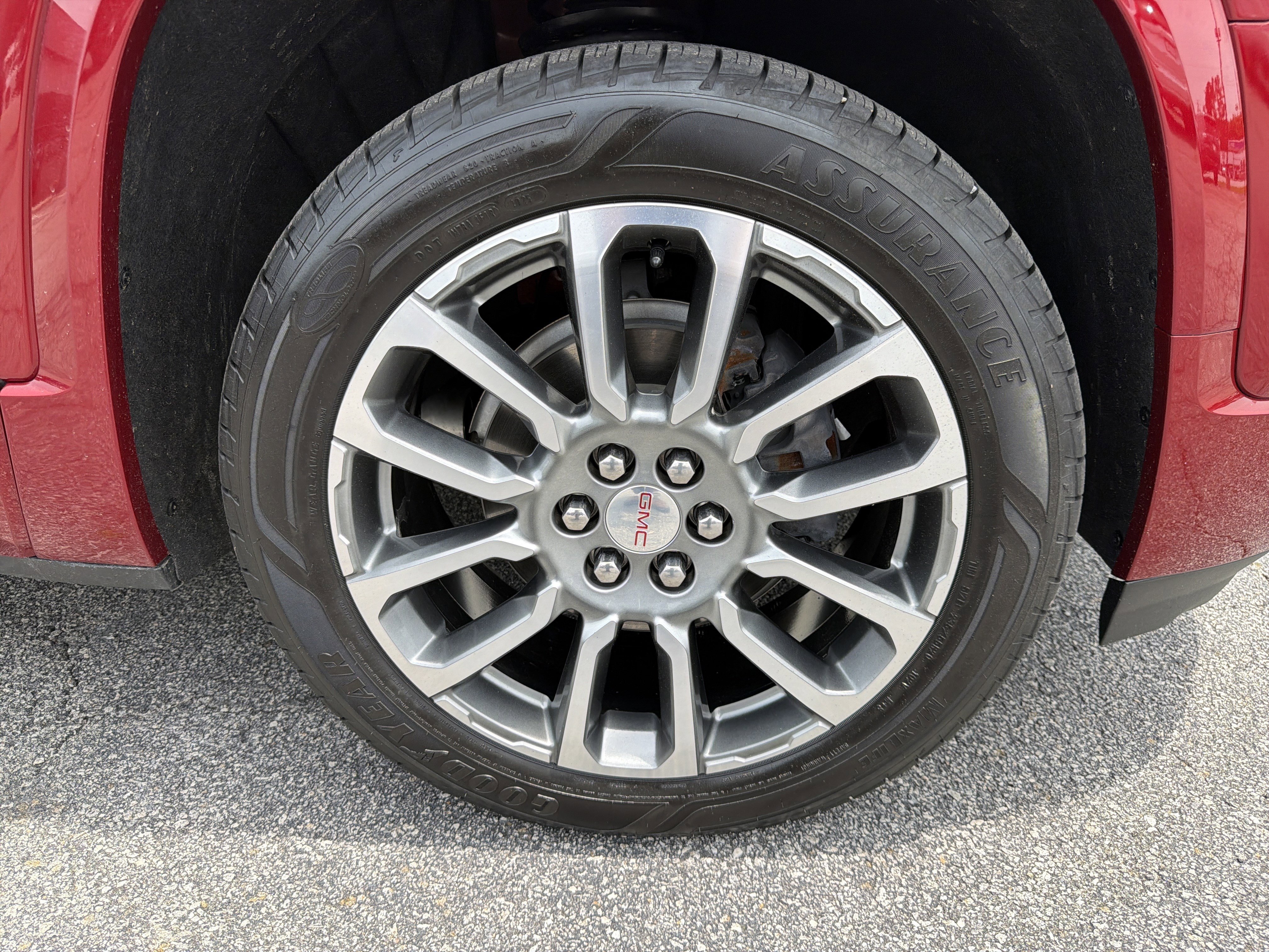 Certified 2022 GMC Acadia Denali w/ Denali Ultimate Package FWD image 13