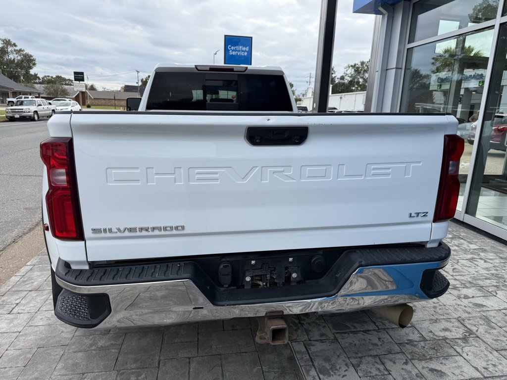 Certified 2022 Chevrolet Silverado 3500 LTZ w/ LTZ Convenience Package image 3