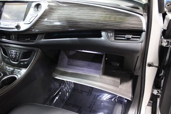 Used 2018 Buick Envision Essence image 26