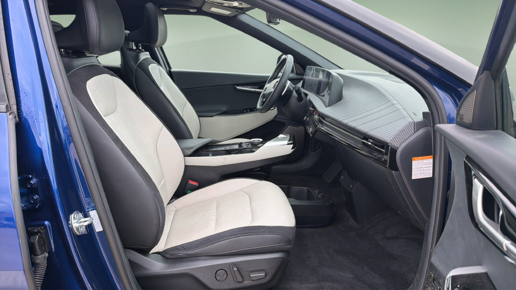 Used 2024 Kia EV6 GT-Line w/ GT-Line White Seat Package AWD/4WD image 29