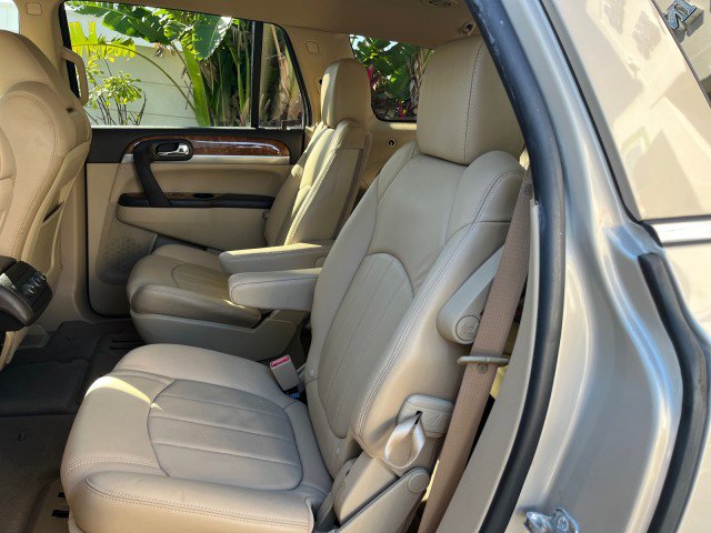 Used 2011 Buick Enclave CXL image 45