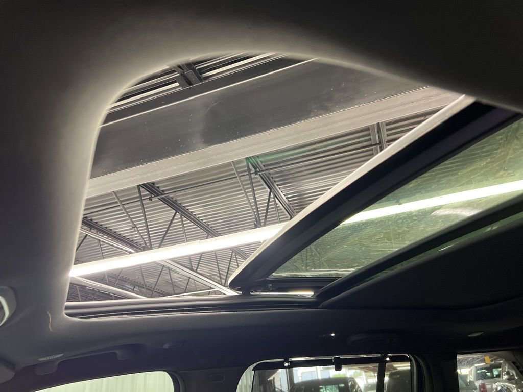 Used 2025 Jeep Grand Cherokee Summit w/ Luxury Tech Group V image 24