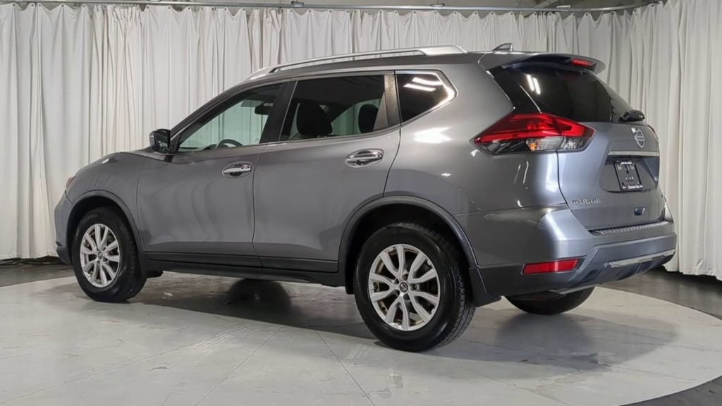 Used 2017 Nissan Rogue SV AWD/4WD image 8