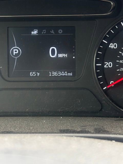 Used 2016 Kia Sorento AWD w/ LX Convenience Package image 4