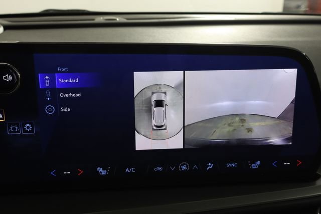 Used 2025 Chevrolet Traverse LT w/ Midnight/Sport Edition image 41