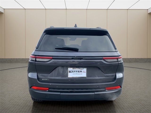 Certified 2025 Jeep Grand Cherokee Limited w/ Black Appearance Package image 4