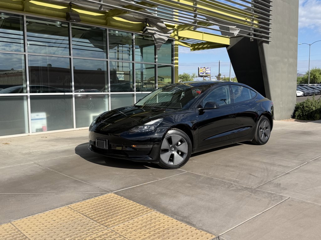 Used 2022 Tesla Model 3 image 1
