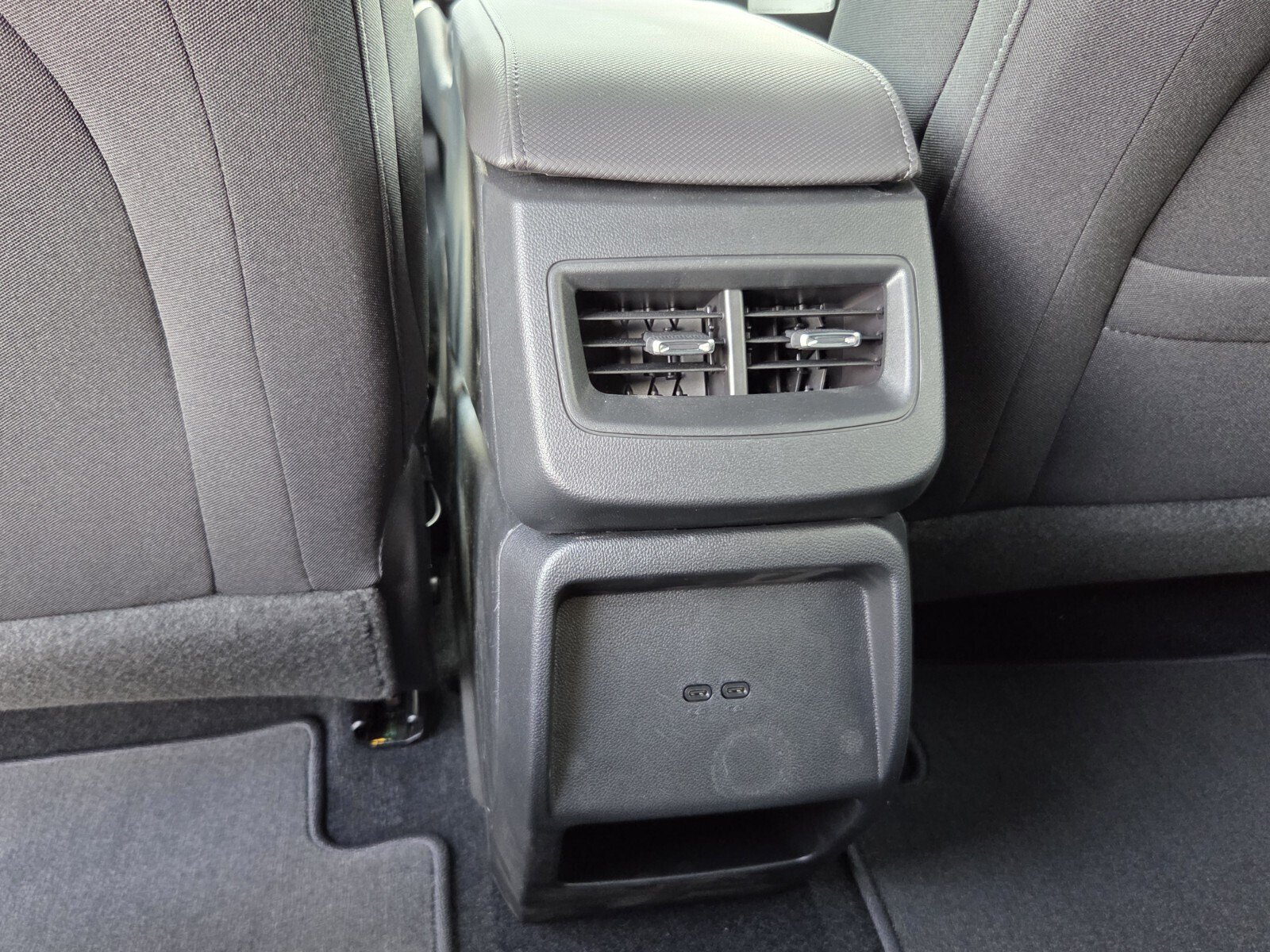 New 2026 Chevrolet Equinox EV LT w/ Midnight Package FWD image 10