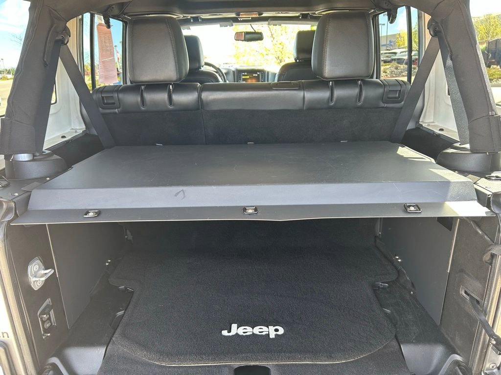 Used 2015 Jeep Wrangler Unlimited Sahara image 26