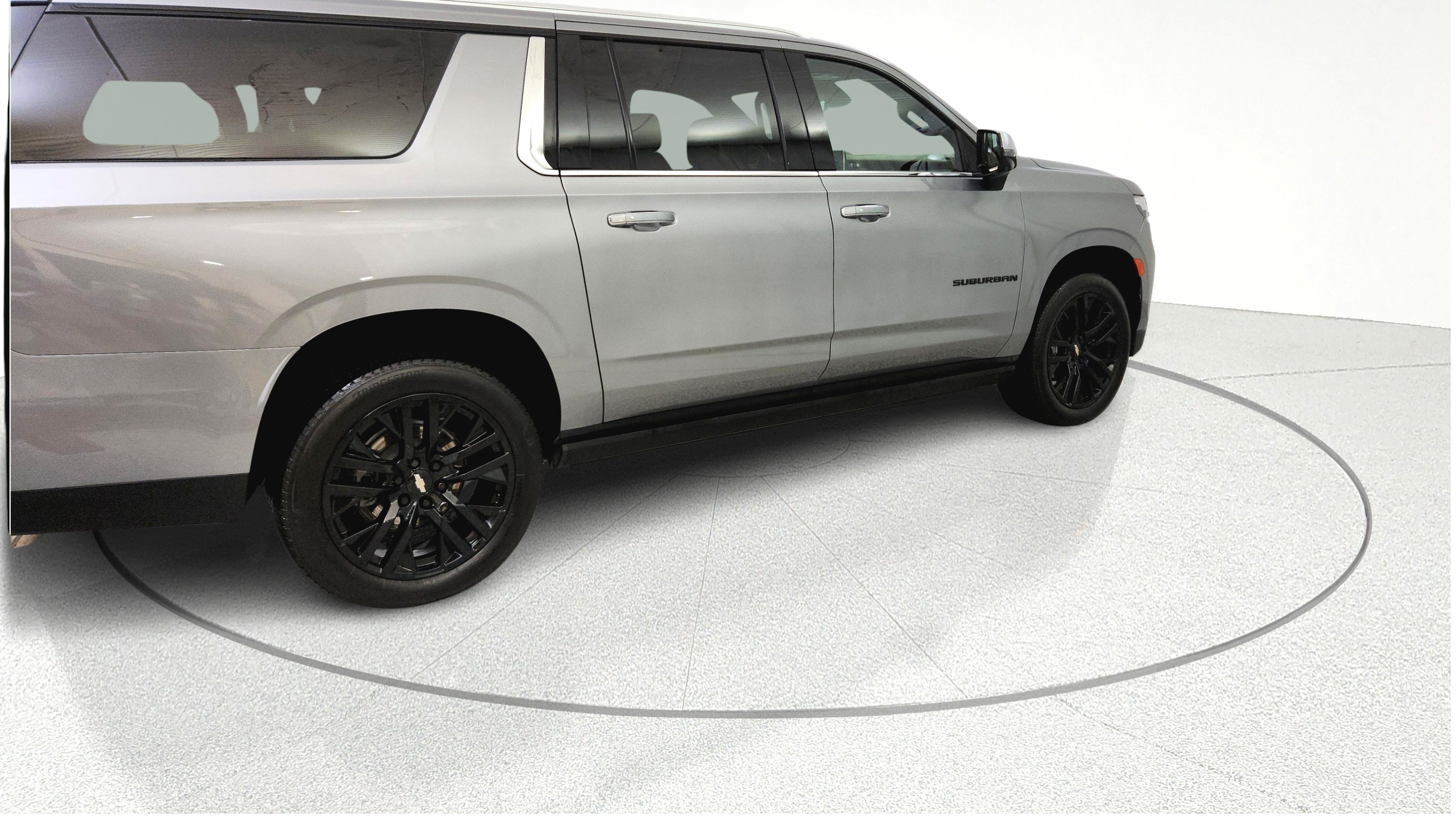 Used 2023 Chevrolet Suburban Premier AWD/4WD image 9