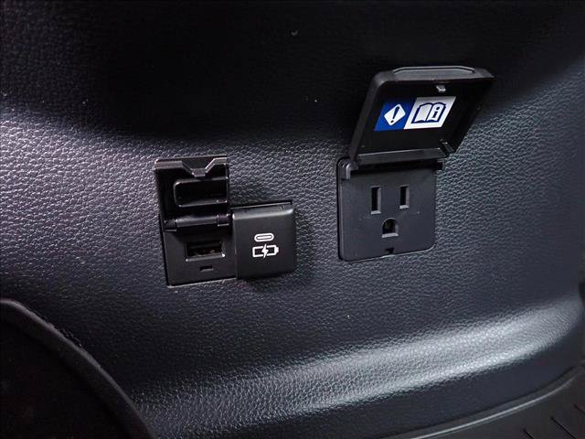 Used 2024 Toyota Tundra Limited AWD/4WD image 9
