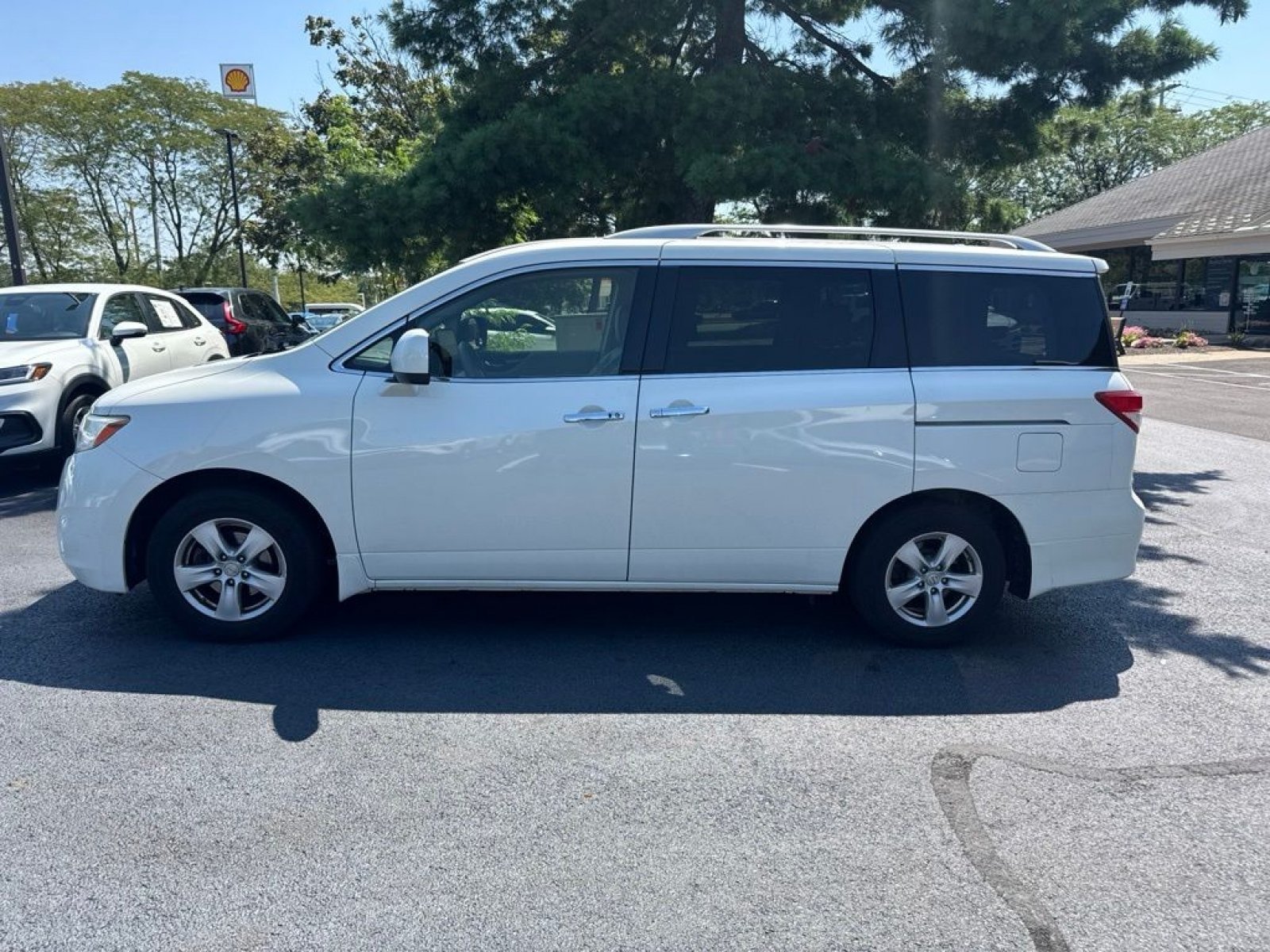 Used 2014 Nissan Quest SV w/ Leather Package FWD image 2
