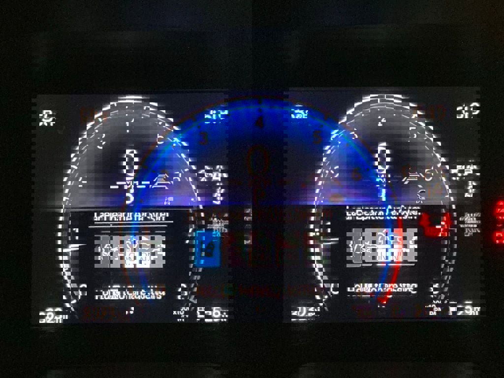 Used 2026 Toyota Corolla Cross L image 15