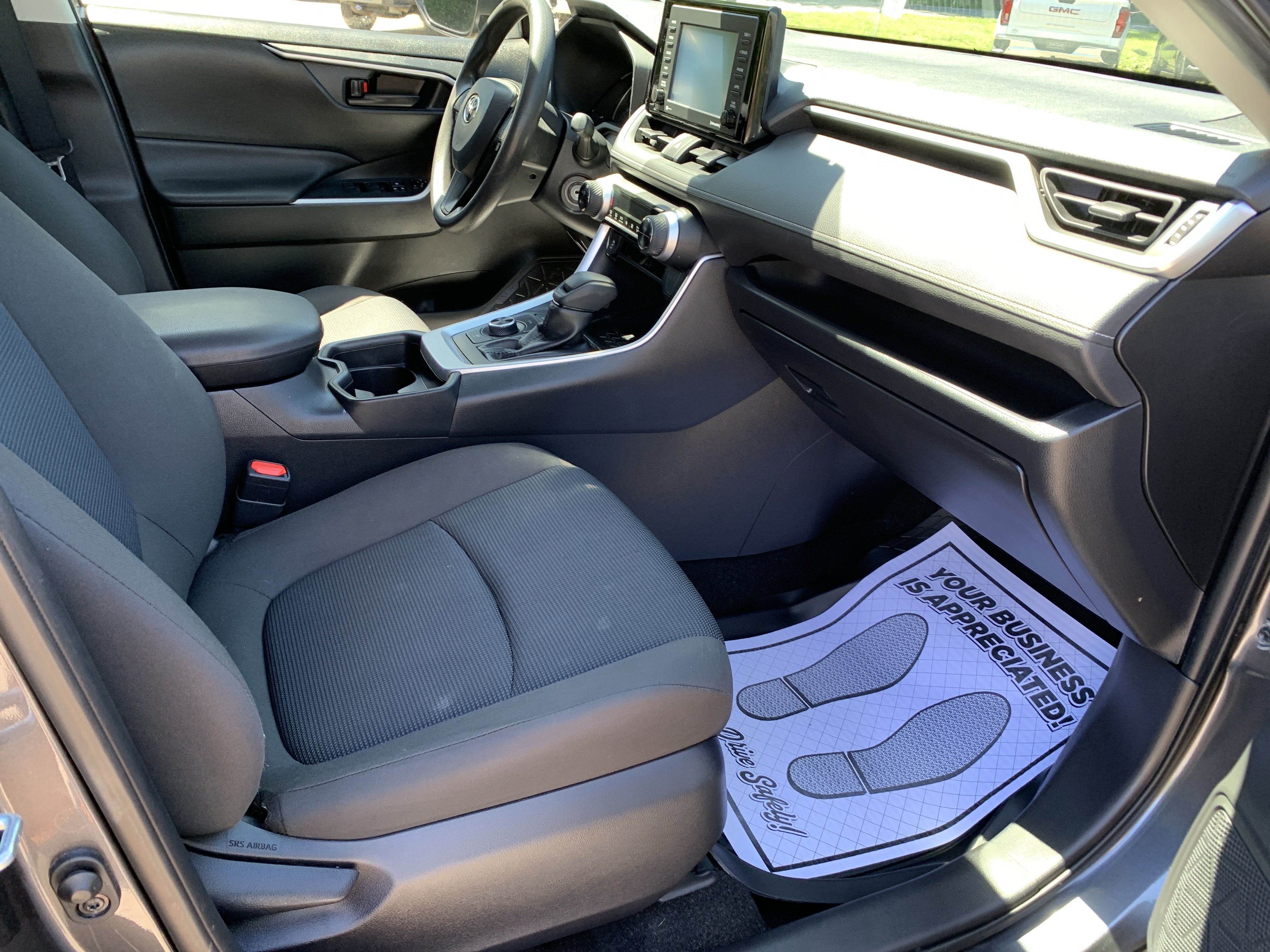 Used 2020 Toyota RAV4 LE w/ Carpet Mat Package AWD/4WD image 32