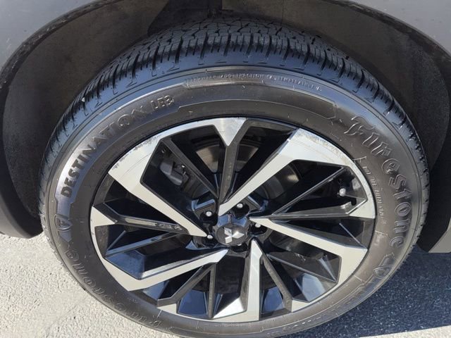 Used 2022 Mitsubishi Outlander SE image 27