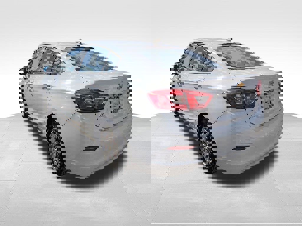 Used 2018 Chevrolet Cruze LS image 8