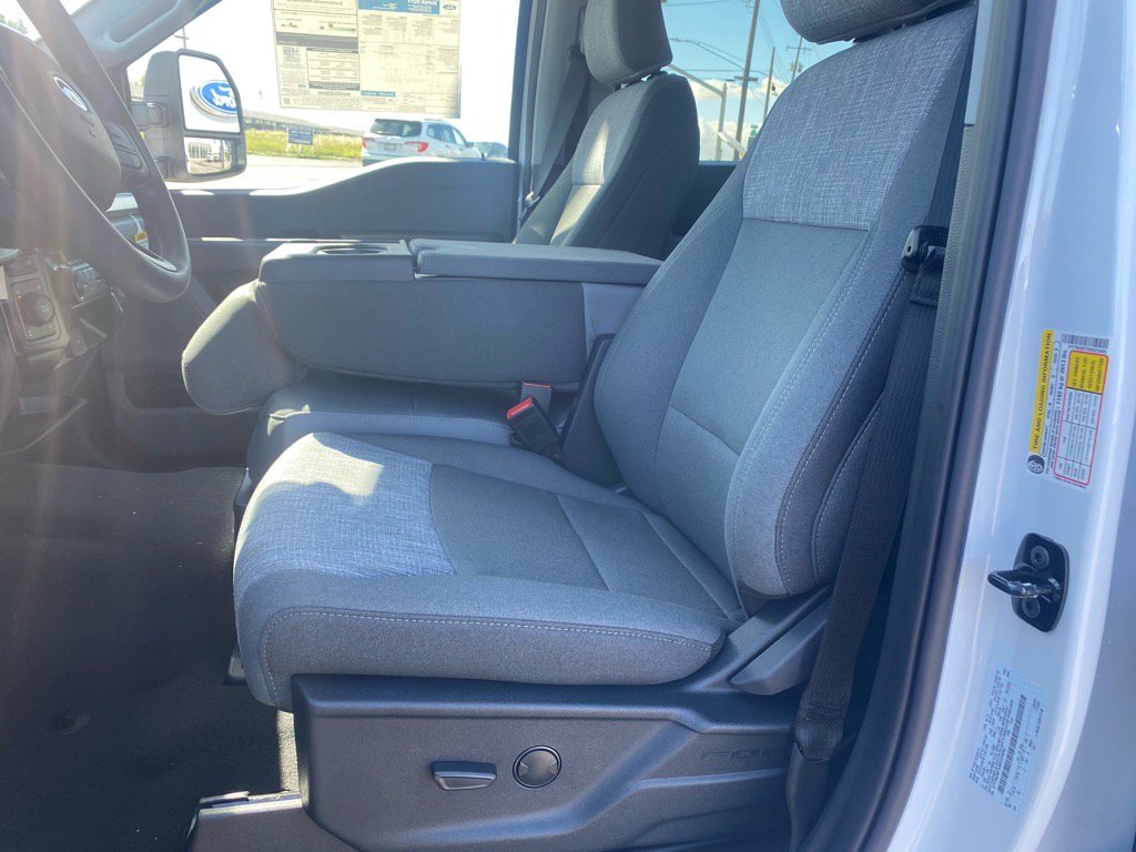 New 2025 Ford F250 XLT image 19