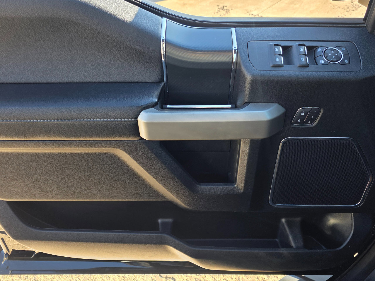 Used 2018 Ford F150 Lariat w/ Equipment Group 502A Luxury image 13