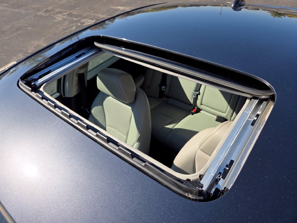 Used 2024 Honda Accord Touring image 4