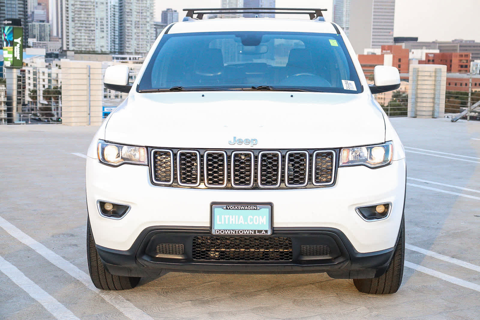 Used 2019 Jeep Grand Cherokee Laredo w/ Laredo X Package image 2