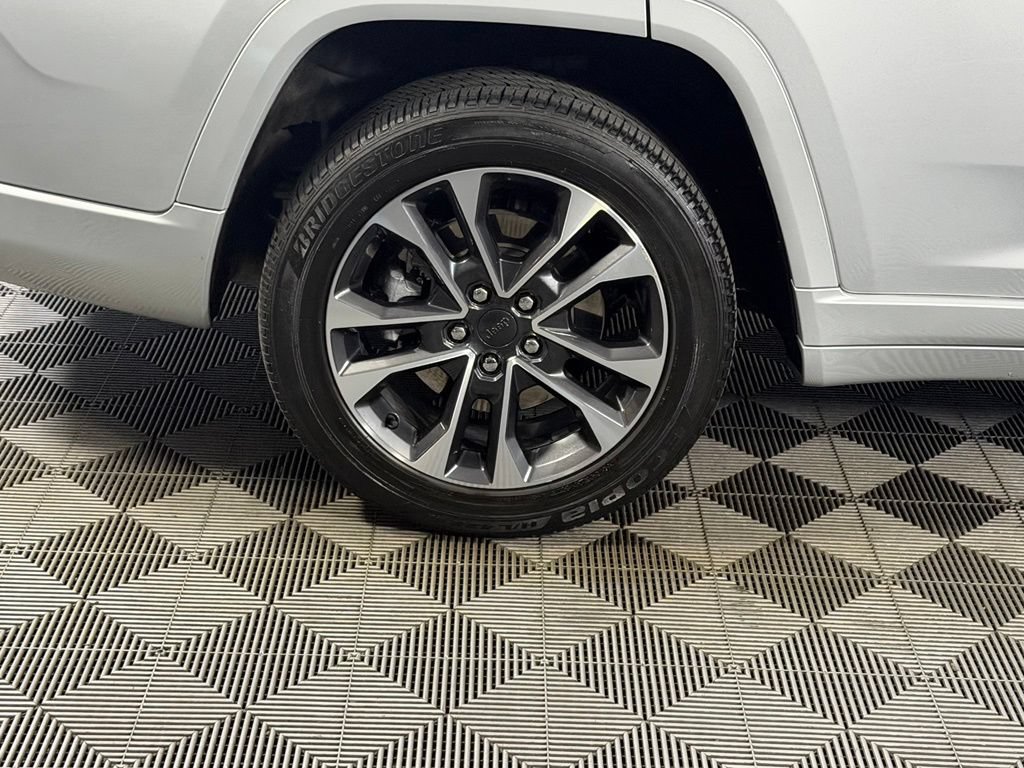 Used 2023 Jeep Grand Cherokee L Overland AWD/4WD image 13
