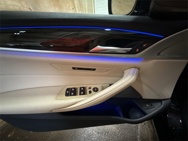 Used 2018 BMW 540i xDrive image 13