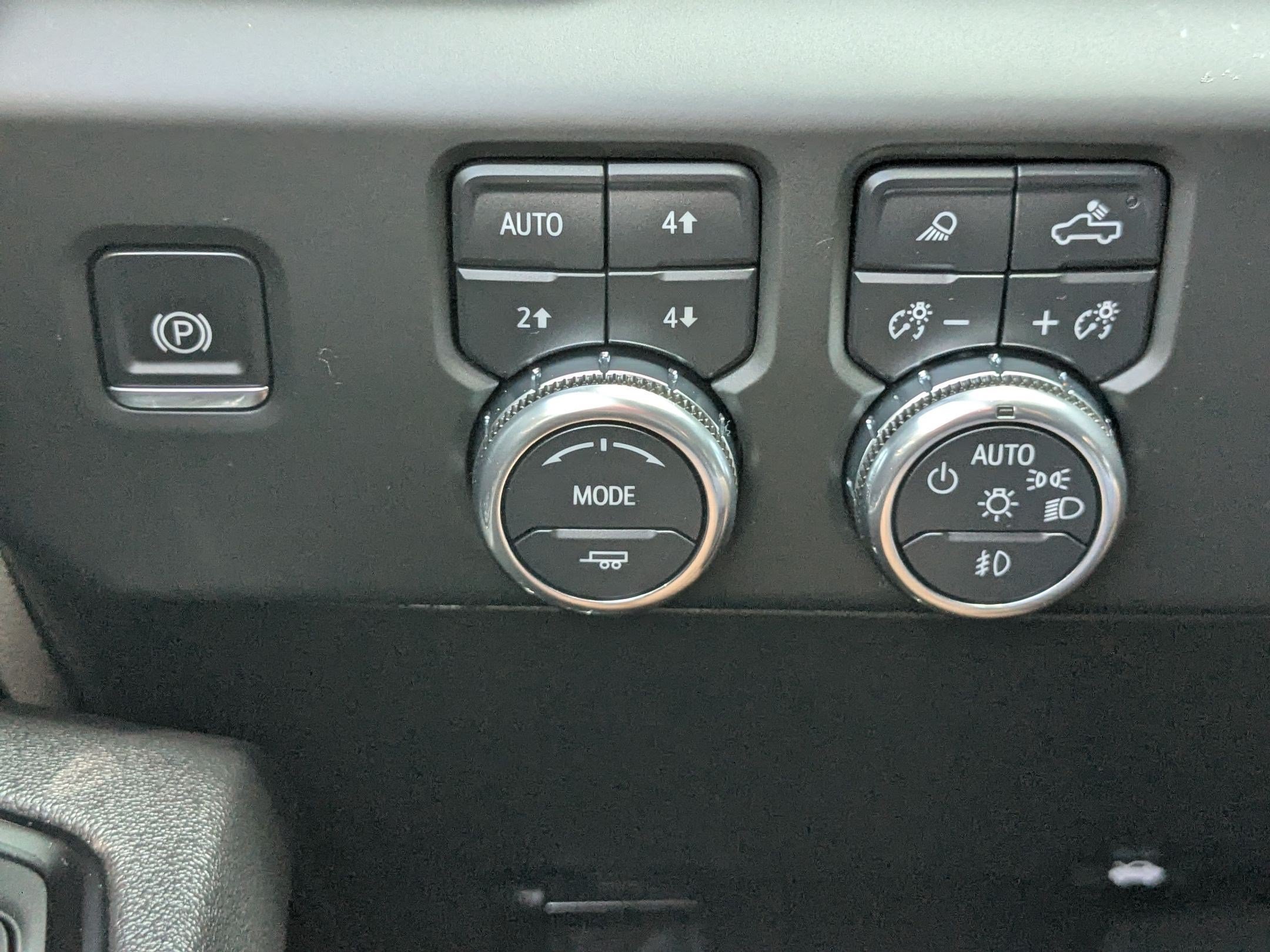 Used 2025 GMC Sierra 3500 AT4 w/ AT4 Premium Plus Package AWD/4WD image 21