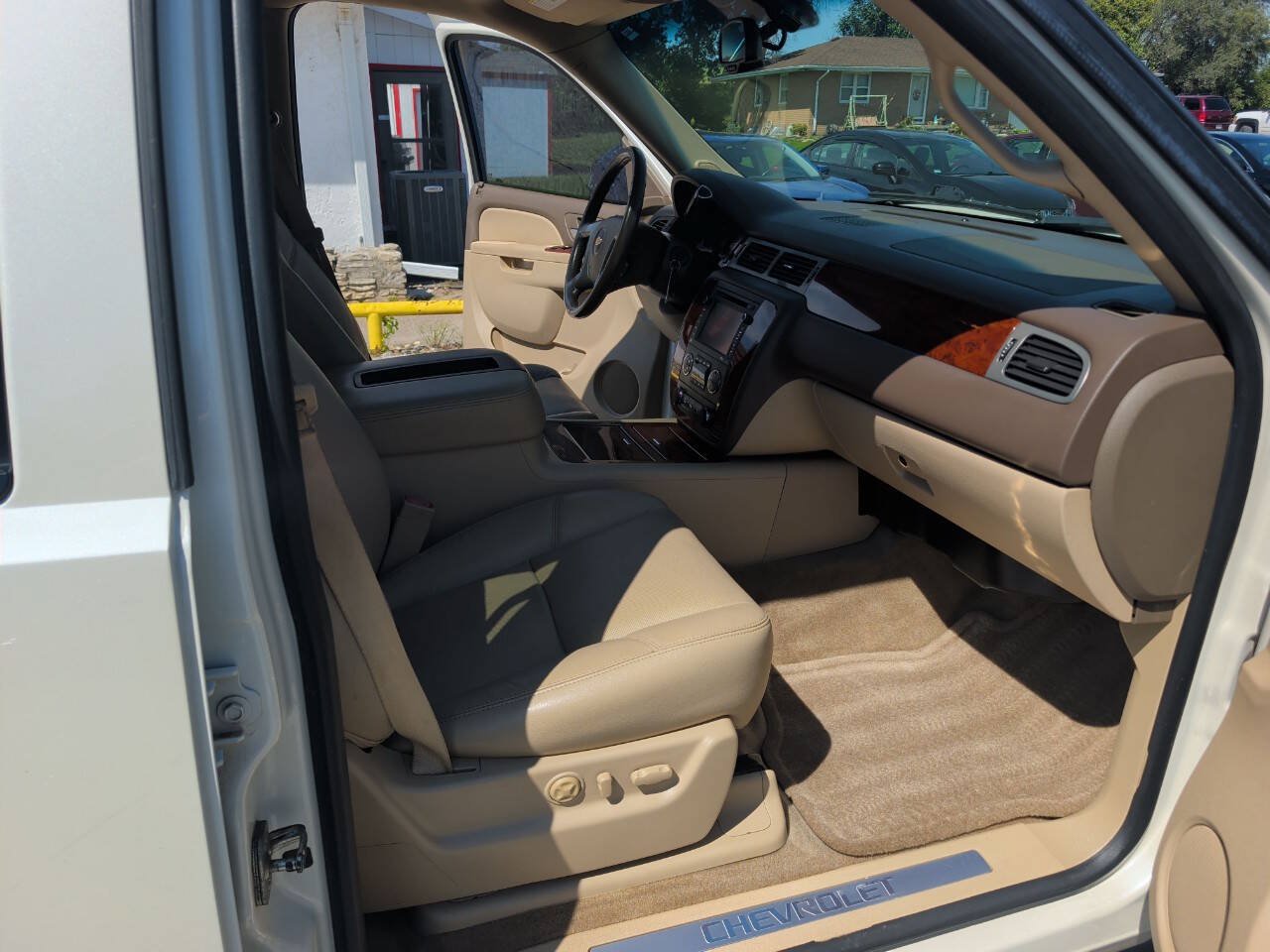 Used 2014 Chevrolet Tahoe LTZ AWD/4WD image 26