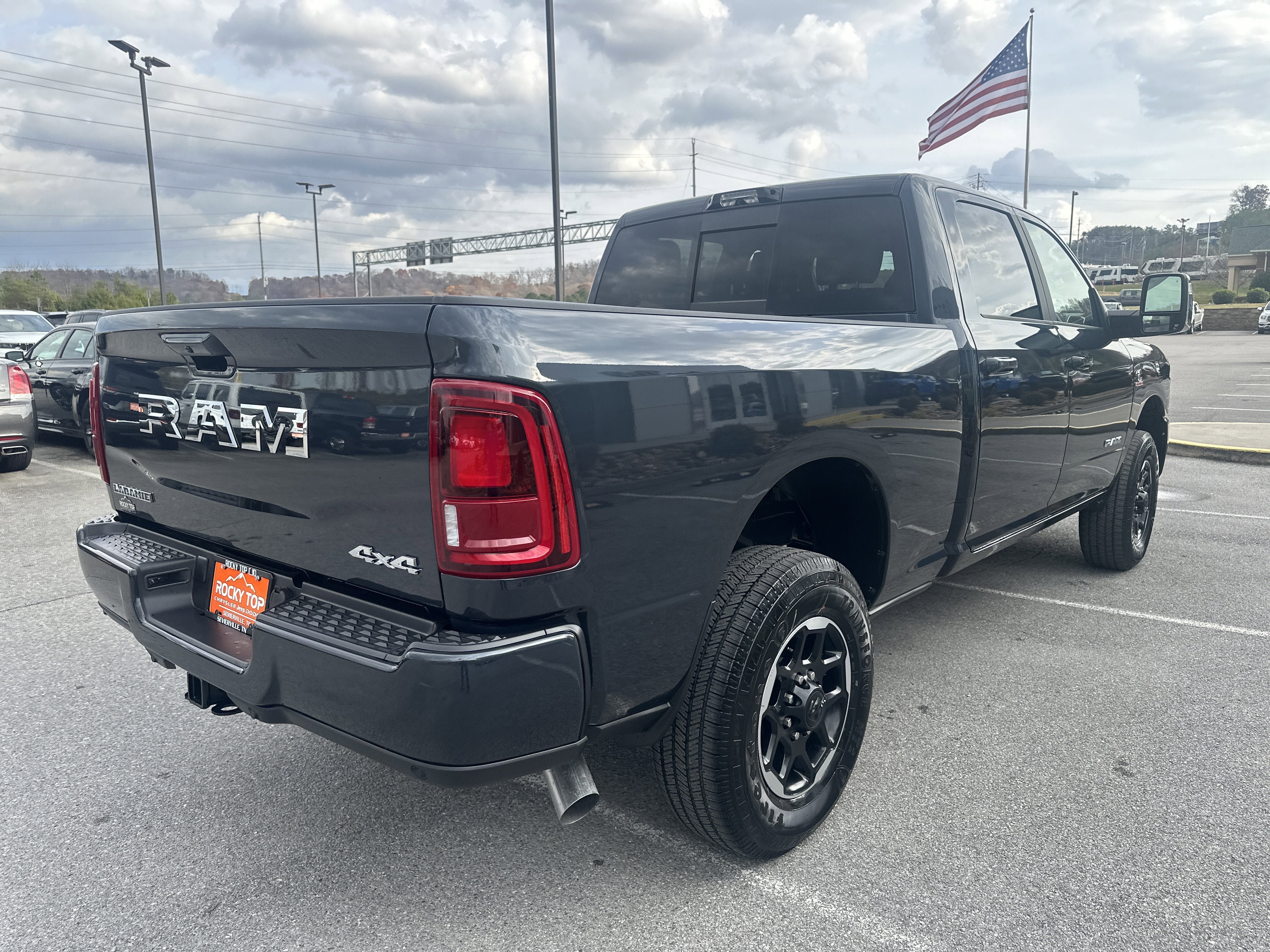 New 2026 RAM 2500 Laramie AWD/4WD image 7