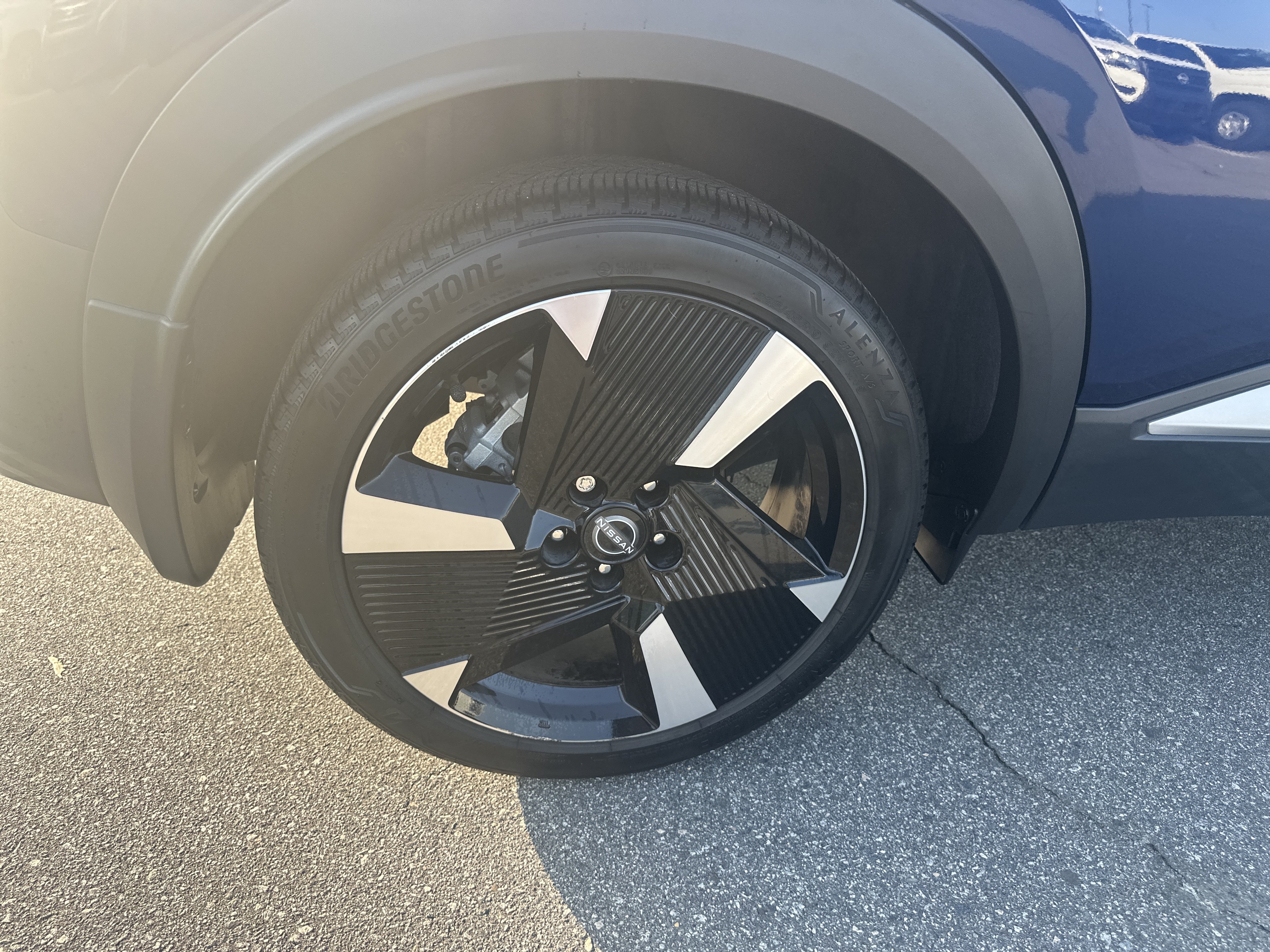 Certified 2025 Nissan Kicks SR FWD image 12