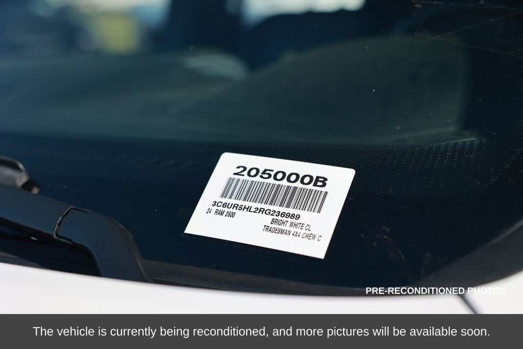 Used 2024 RAM 2500 Tradesman w/ Chrome Appearance Group image 18