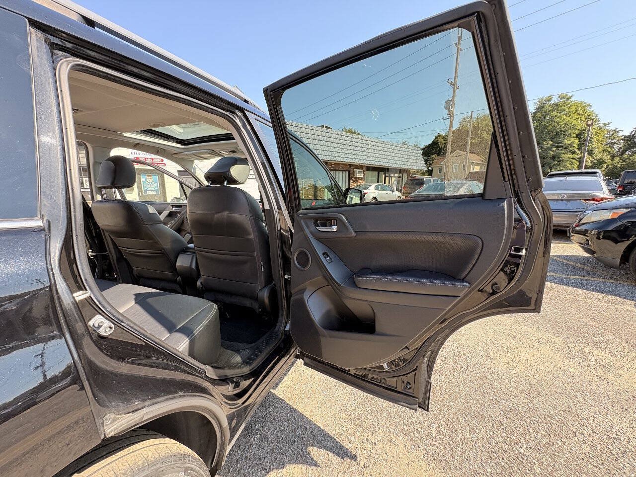 Used 2014 Subaru Forester 2.5i Touring AWD/4WD image 19