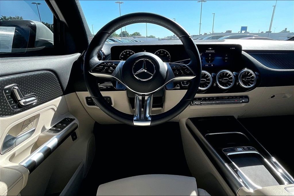 Used 2025 Mercedes-Benz GLA 250 image 7