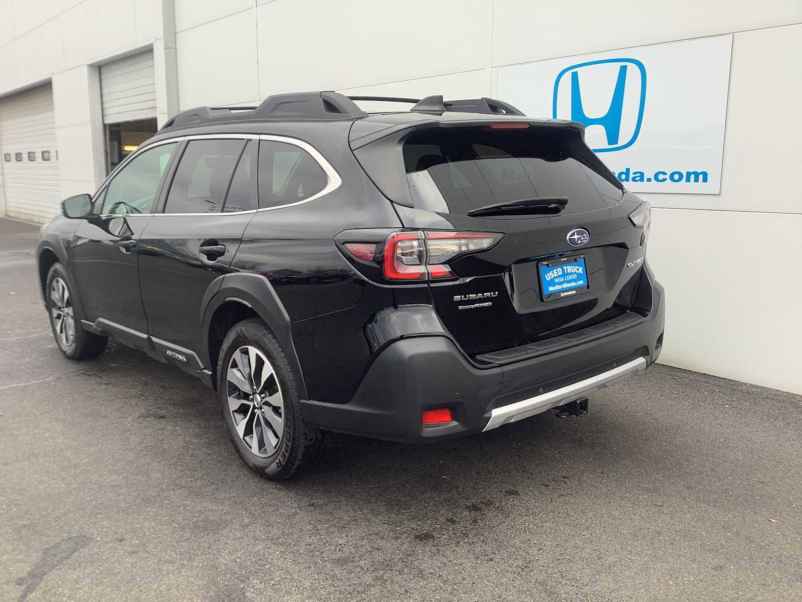 Used 2025 Subaru Outback Limited image 4