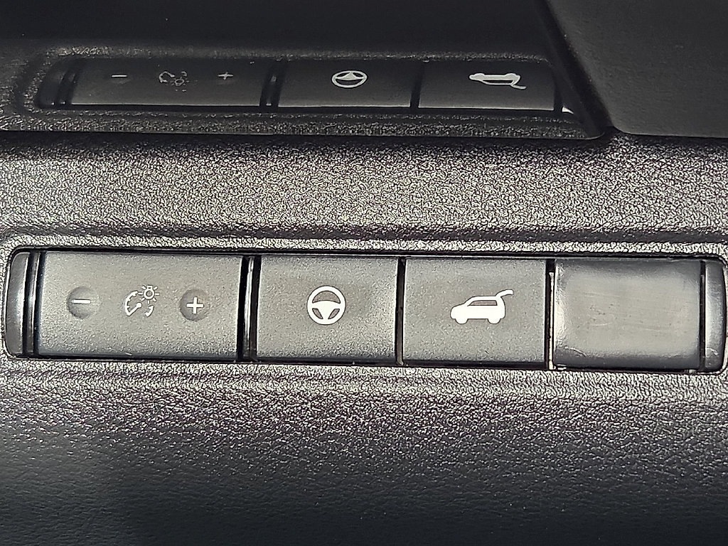 Used 2026 Nissan Pathfinder SV FWD image 21