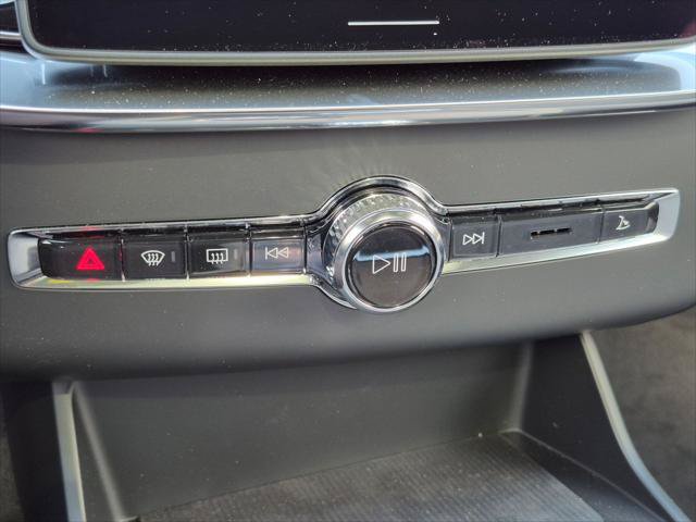 New 2026 Volvo XC90 B6 Plus w/ Protection Package AWD/4WD image 9