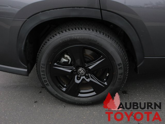 Certified 2024 Toyota Highlander LE image 4