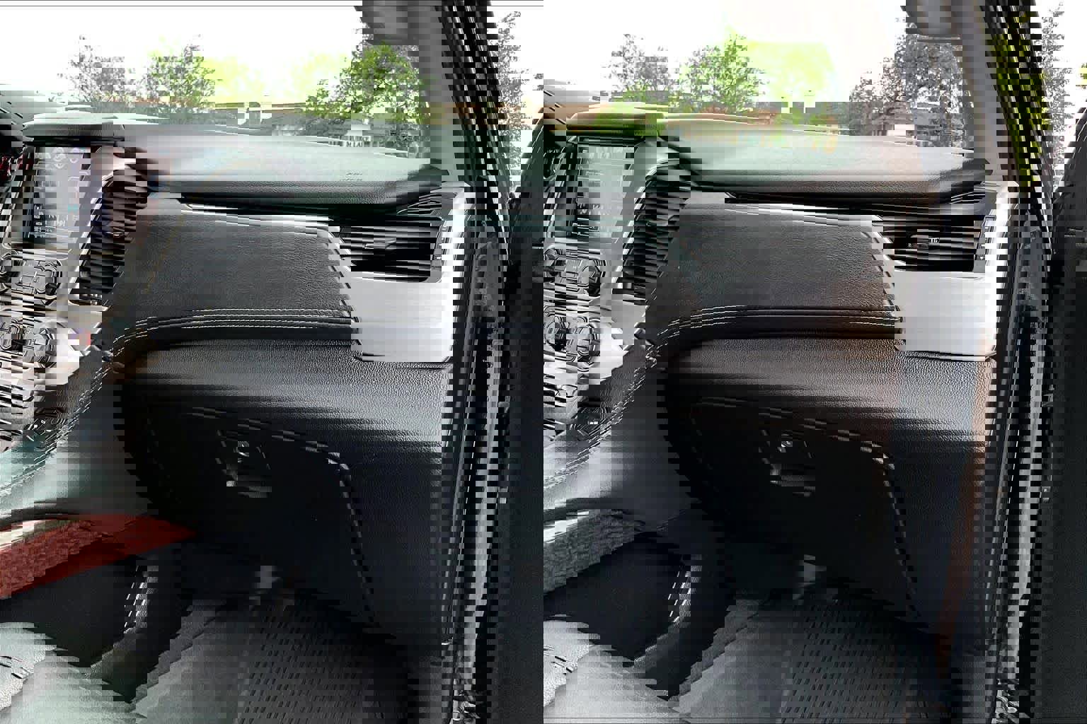 Used 2019 GMC Yukon SLT image 19