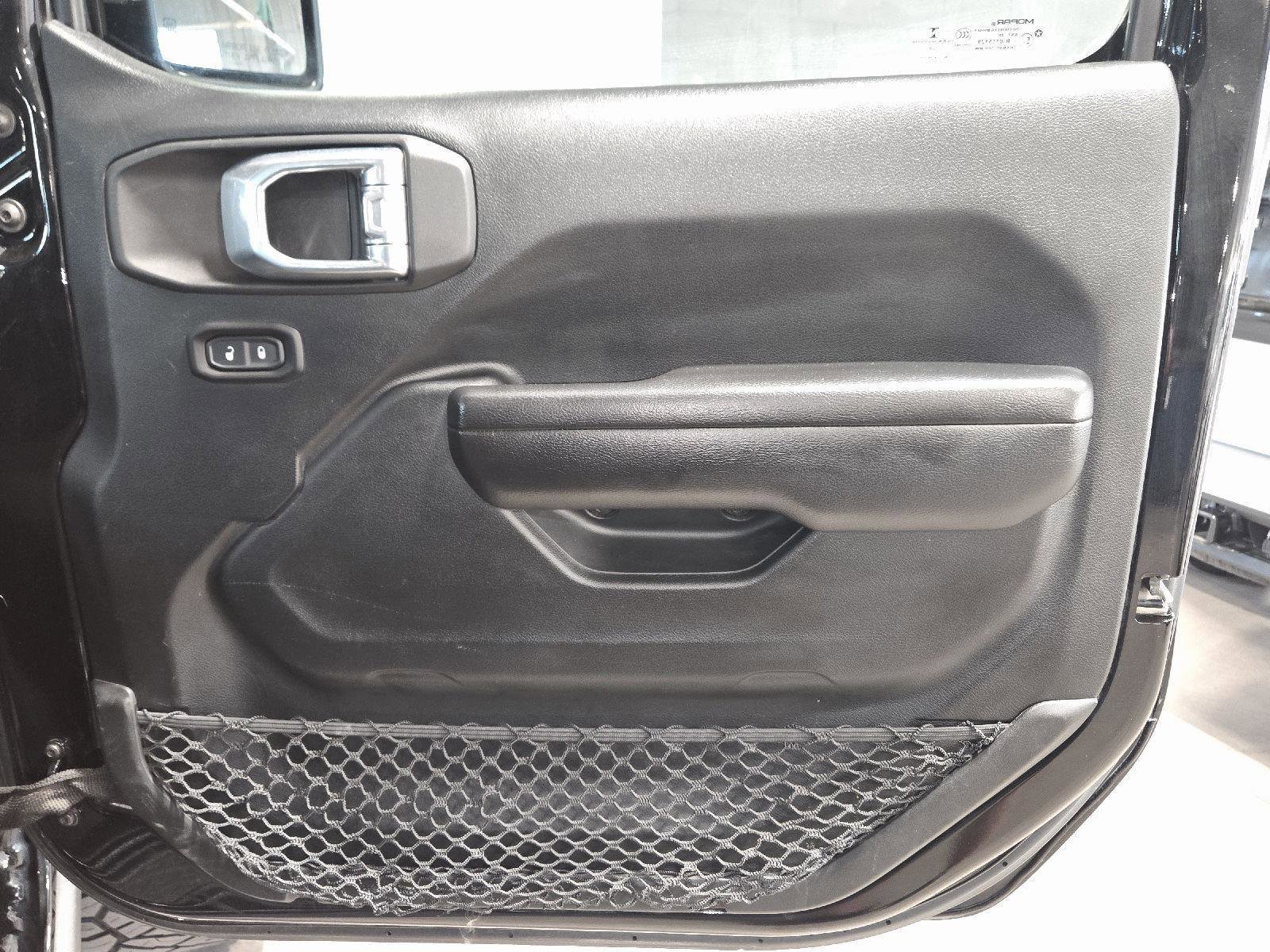 Used 2021 Jeep Gladiator Willys AWD/4WD image 37