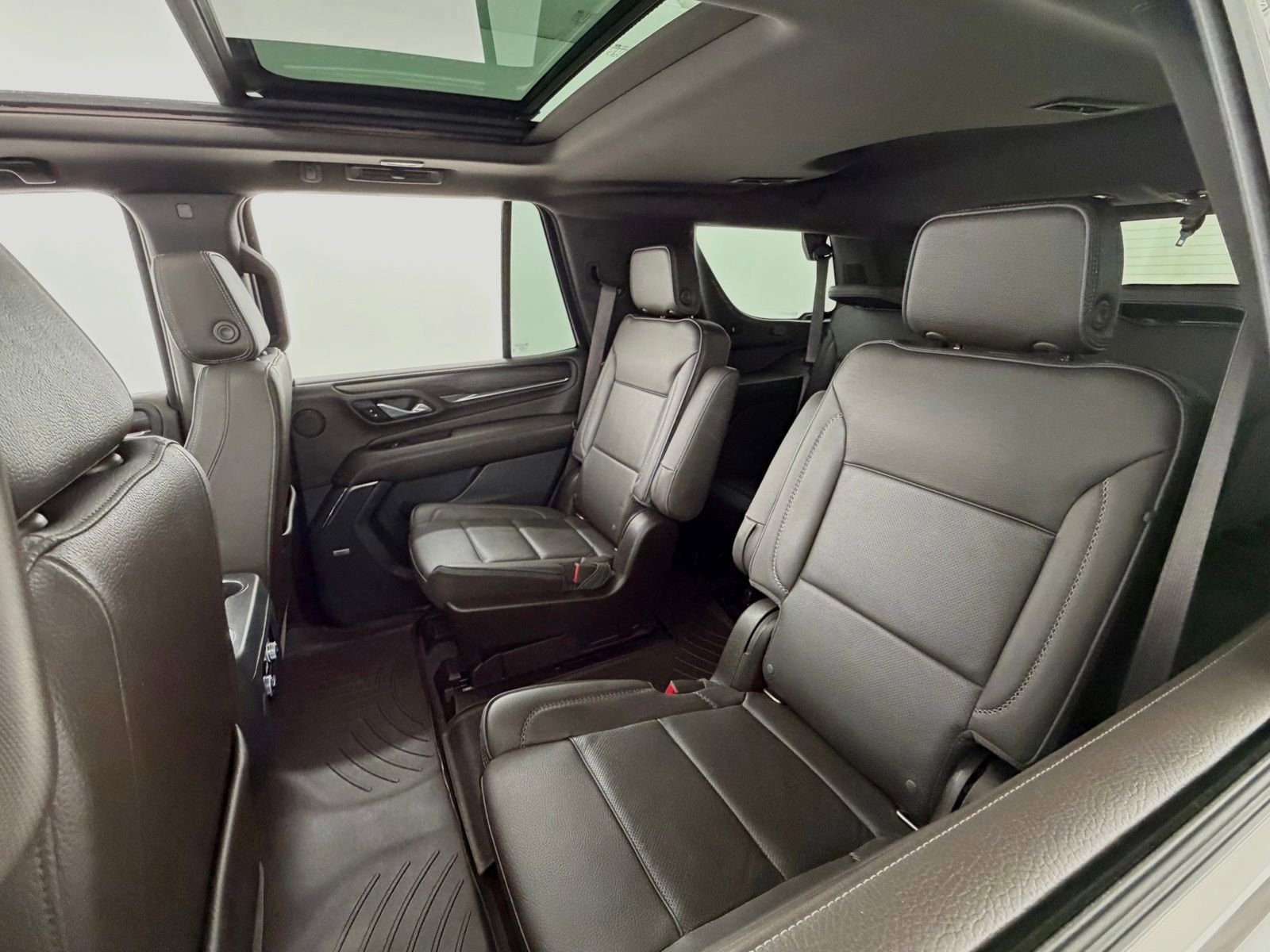 Used 2021 GMC Yukon Denali w/ Denali Premium Package AWD/4WD image 34
