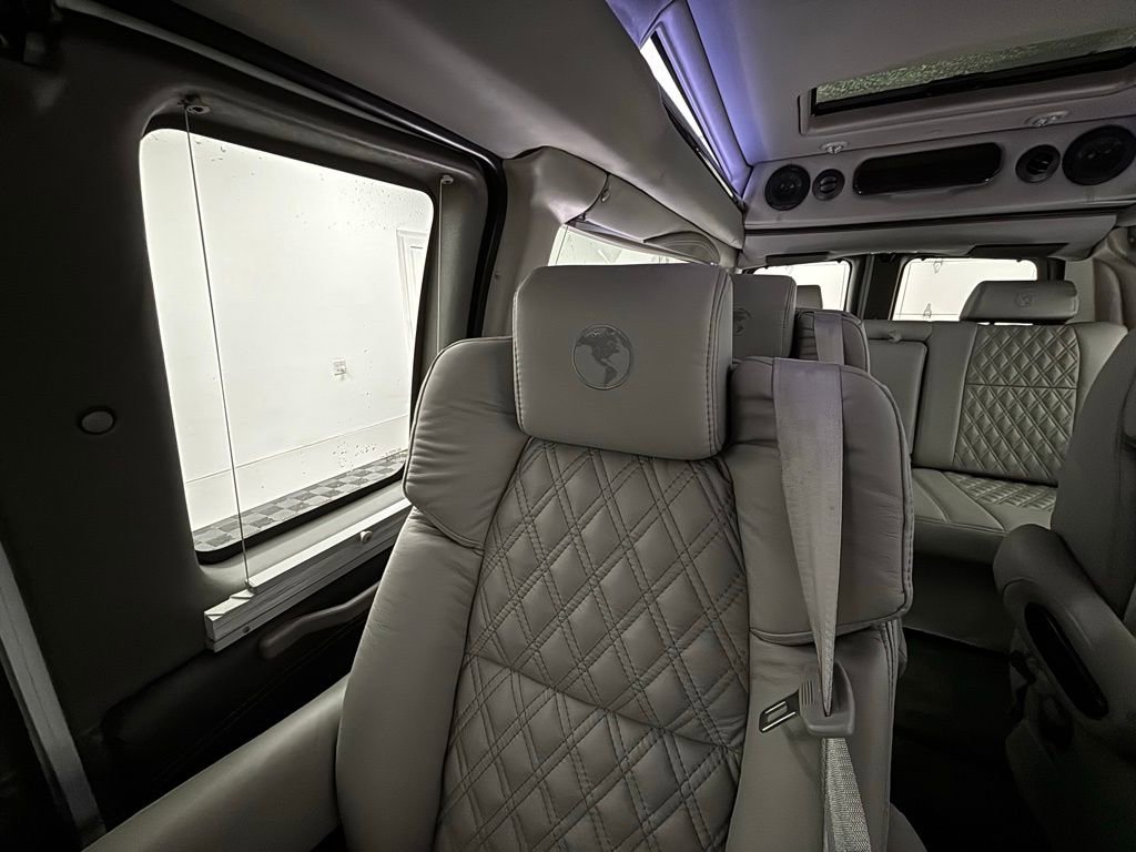 New 2025 GMC Savana 2500 Extended w/ Driver Convenience Package image 28